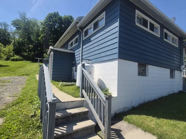 209 Railroad St, Windber, PA 15963
