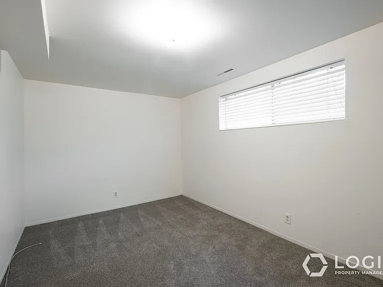 1911 E Cecelia Cir #1911 CECILIA CIRCLE — Photo 16