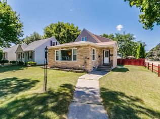 1305 S 110th St, West Allis, WI 53214