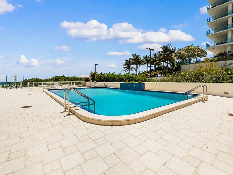 6917 Collins Ave #L-107 — Photo 5