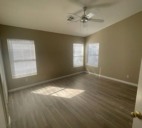 2nd image of 721 Peach Coral St