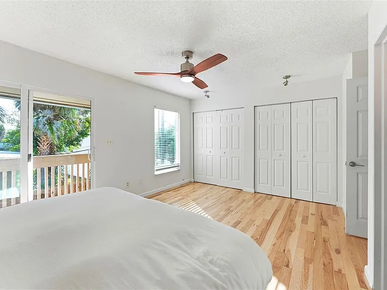 105 E Davis Blvd #B — Photo 23