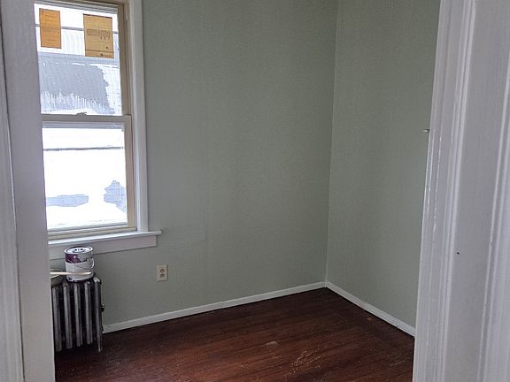 5th image of 1660 Carrie St Floor 2