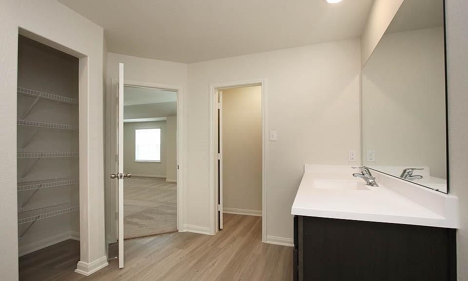 1st image of 23135 Shakespeare Dr