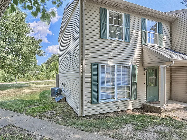 605 English Creek Ct — Photo 2