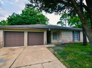 5003 E Ridge Creek Dr, Houston, TX 77053