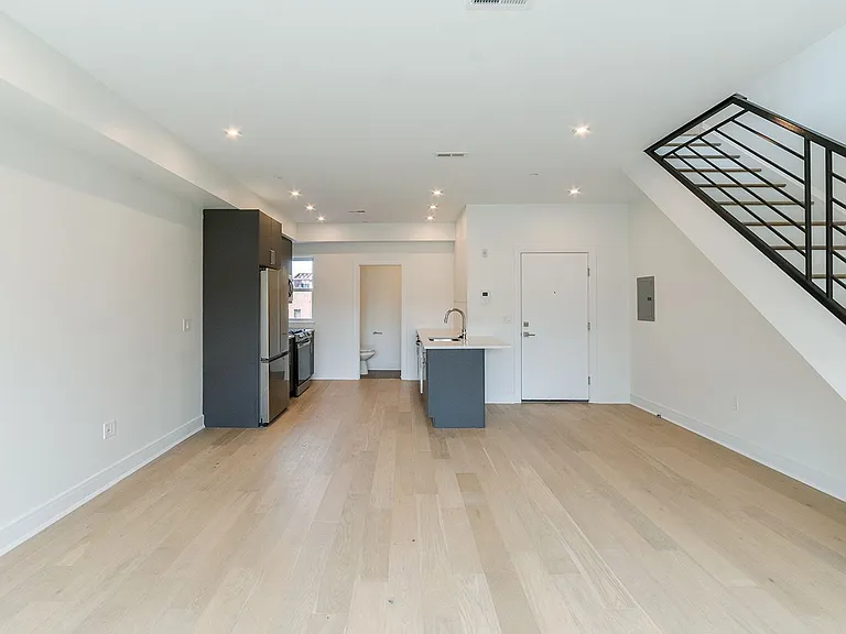 125 South Street — Photo 5