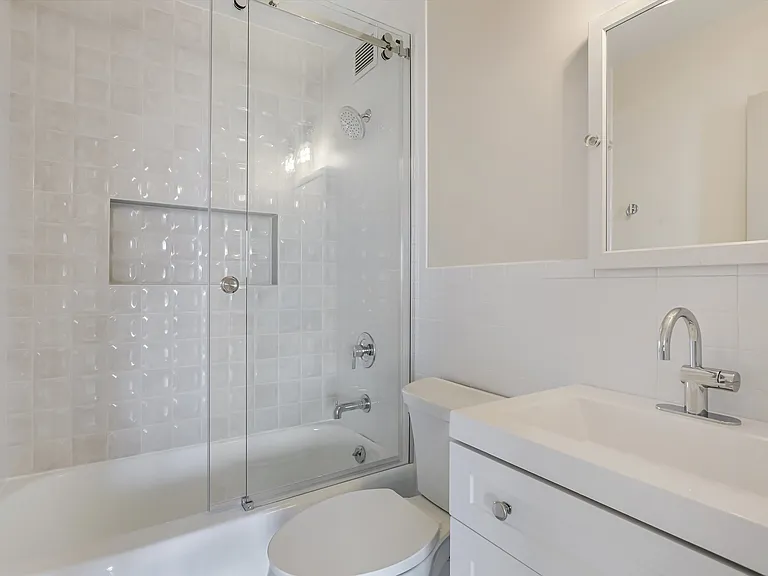 1550 N Lake Shore Dr #29D — Photo 9