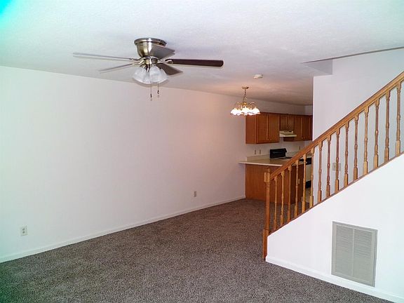 3rd image of 45 Ashwood Ct APT 15
