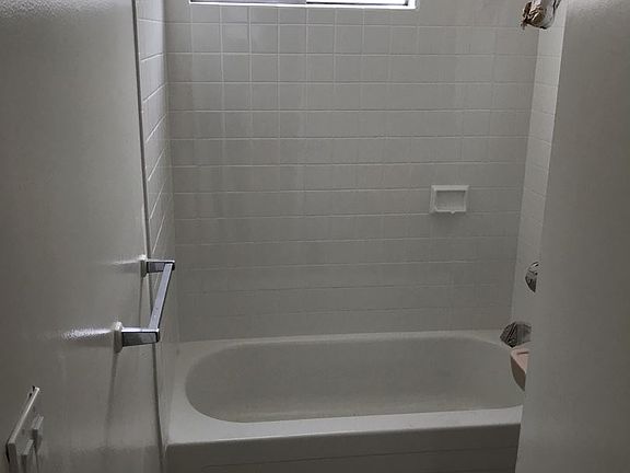 4th image of 409 W Islay St #5965711