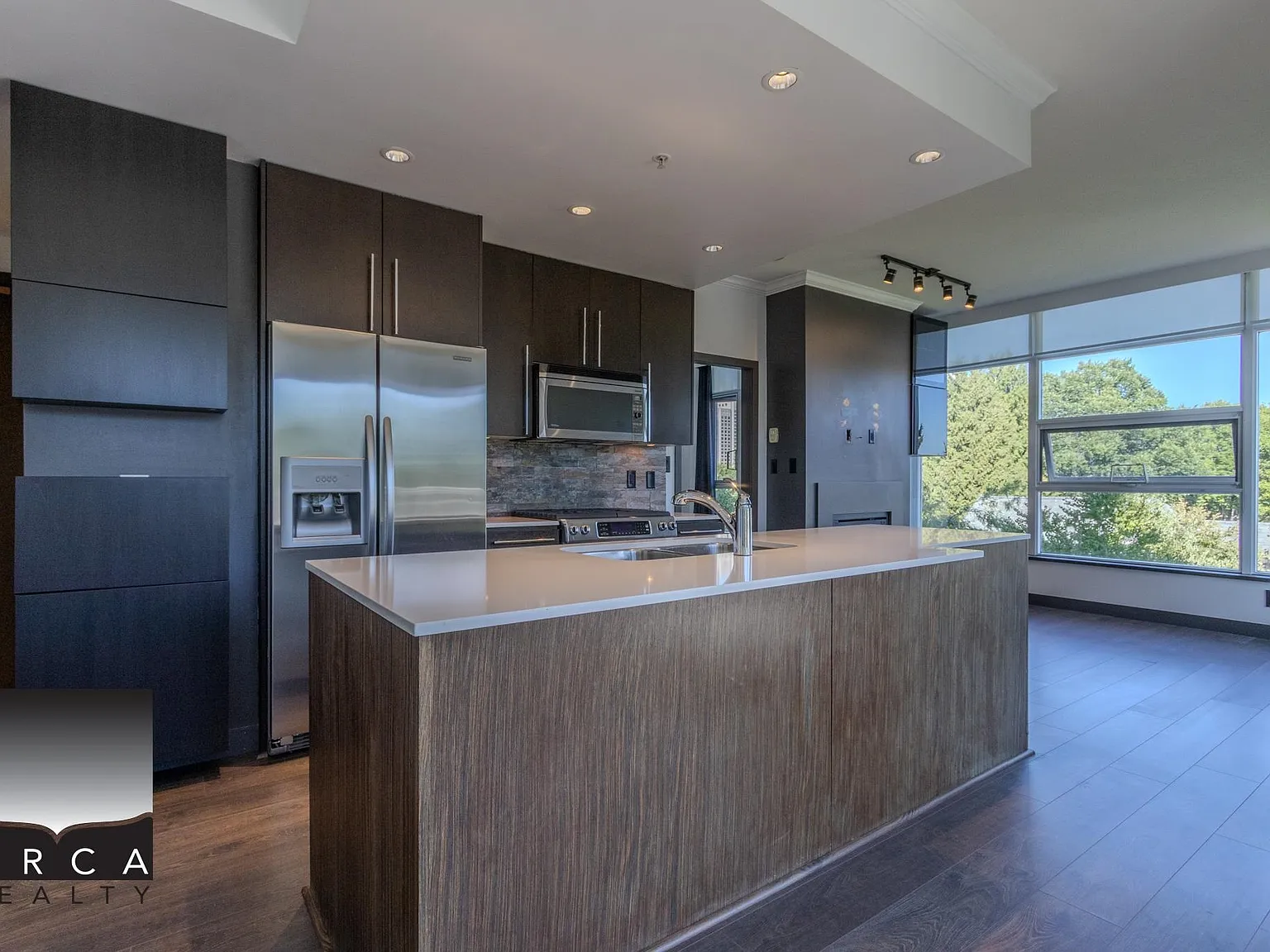2 bed, 880 sqft, $3,800 — Photo 4