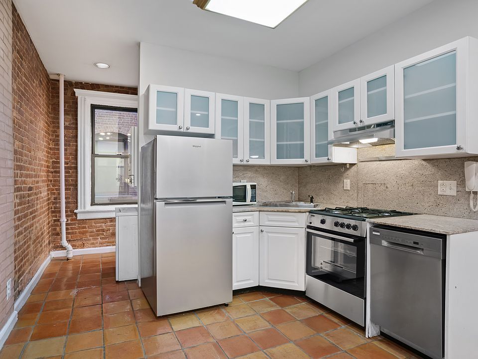 1st image of 103 Charles St APT 2RE