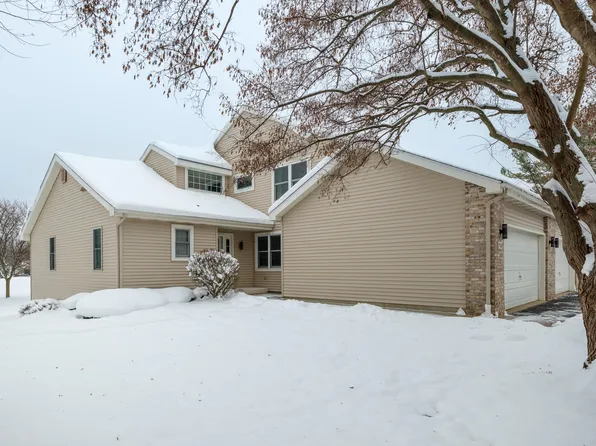 7563 Woodbridge Ln, Portage, MI 49024