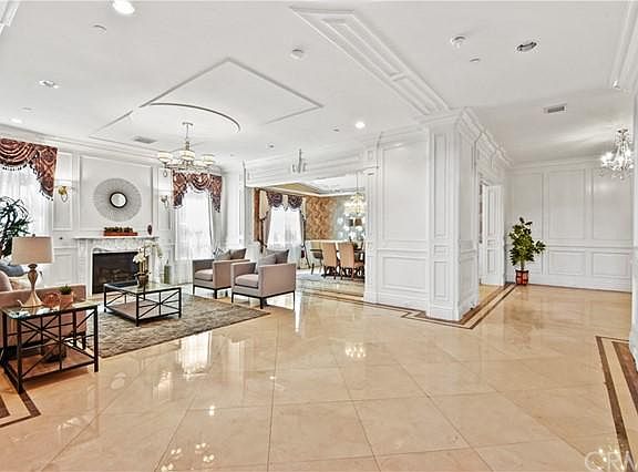 5th image of 483 W Woodruff Ave