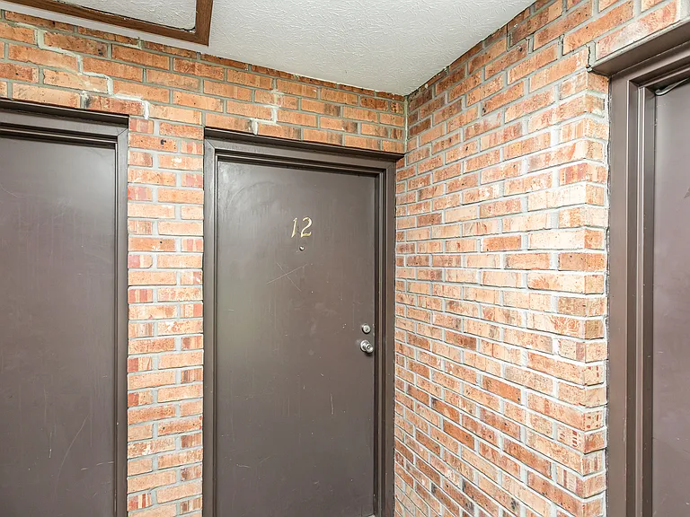 518 Riddle Rd #12 — Photo 2