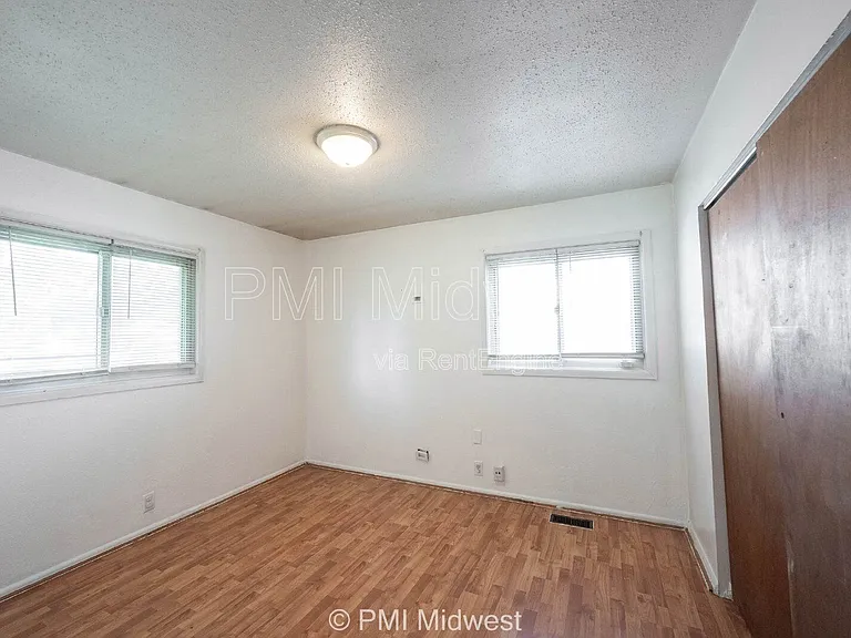 8124 E 37th Pl — Photo 15