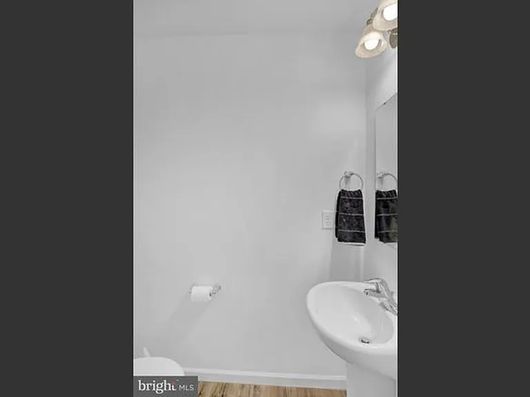 8153 Lenker Dr — Photo 23