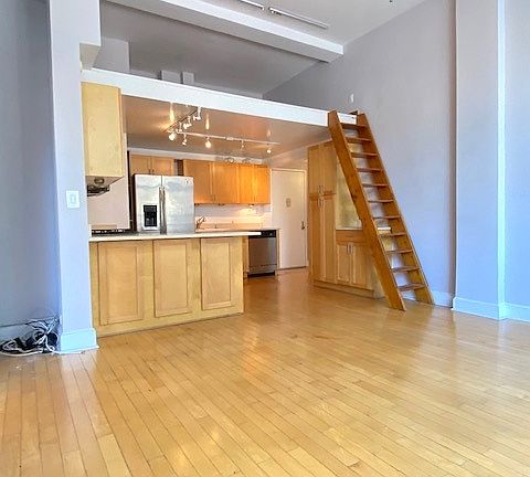 2nd image of 223 2nd Ave #2R