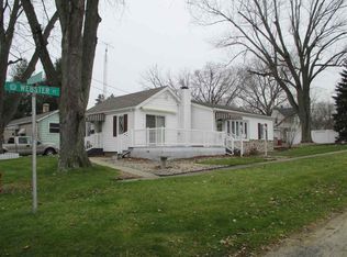 700 S 1st St, Oregon, IL 61061