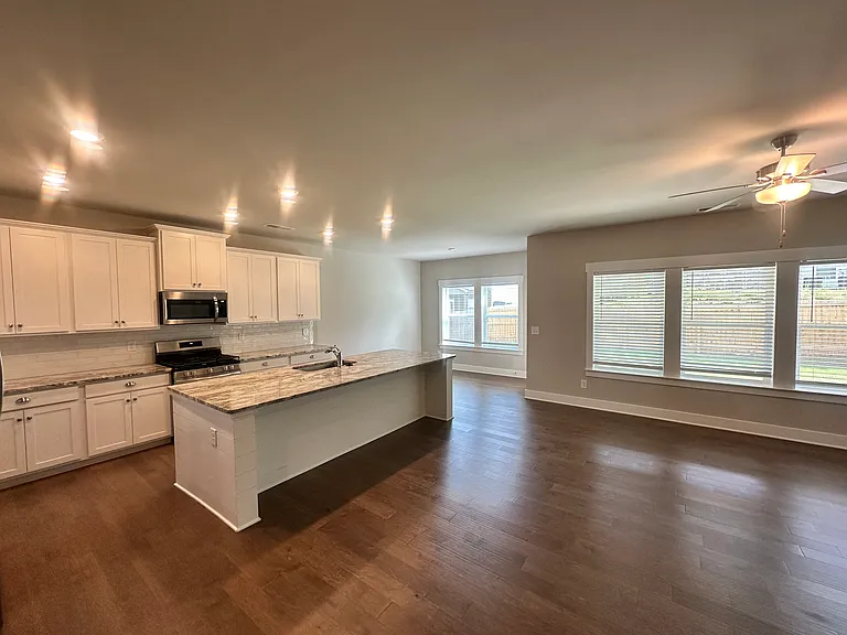 5015 Wellesley Dr — Photo 5