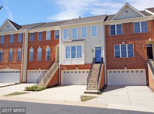 25256 McIntyre Sq, Chantilly, VA 20152