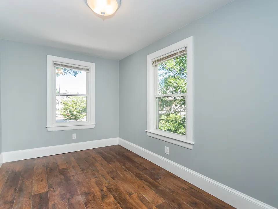 13 Washington Ave #2