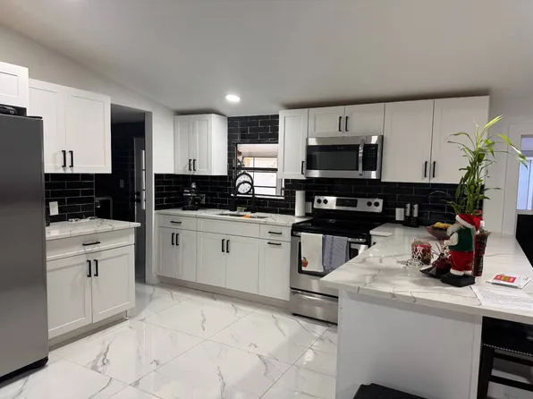 9135 Berkshire Ln, Tampa, FL 33635