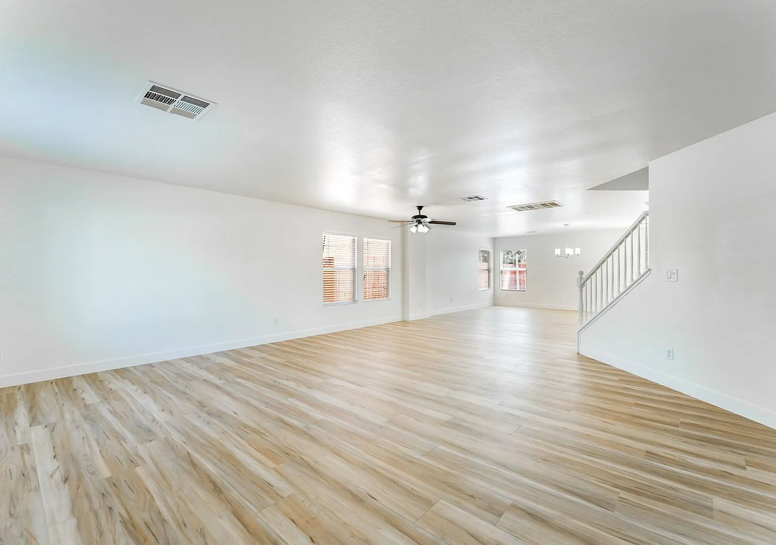 Remodeled 4-Bedroom on a Cul-de-Sac lot in Iron Mountain Ranch — Photo 4