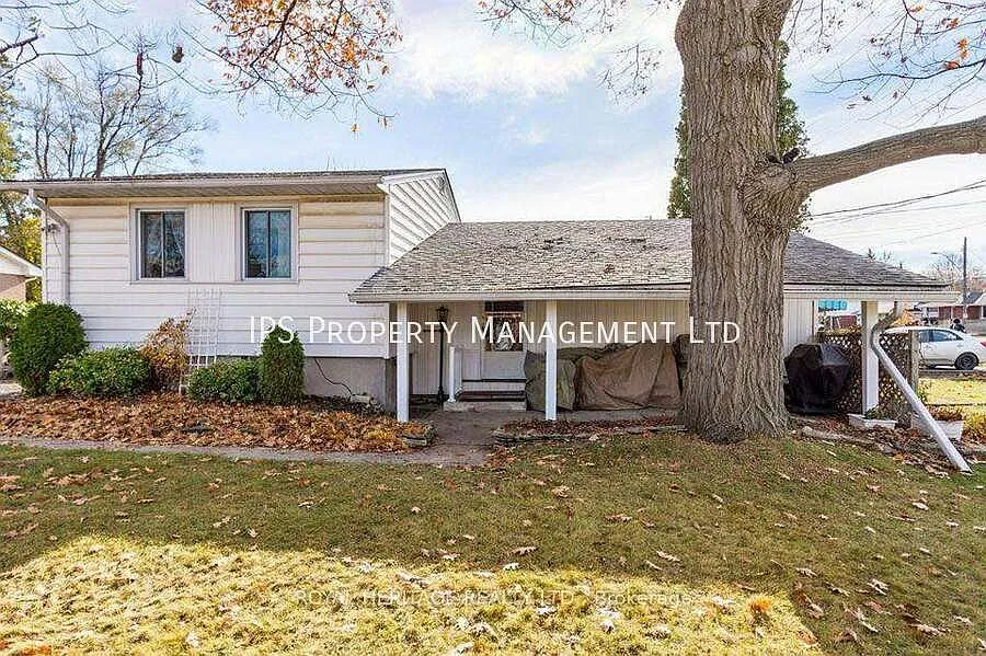 255 Farley Avenue, Belleville -3 Bed | 1 Bath | 4 Parking | Semi-Furnished — Photo 1