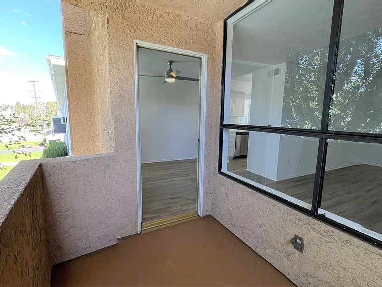 5300 Kester Avenue — Photo 8