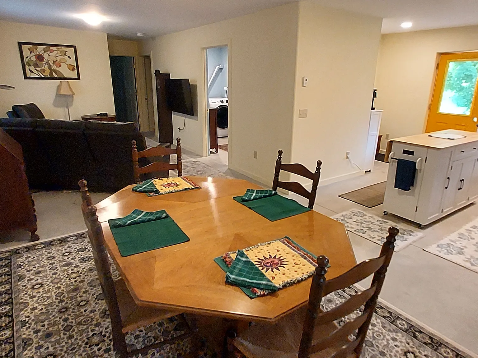 2 bed, 950 sqft, $2,400 — Photo 2