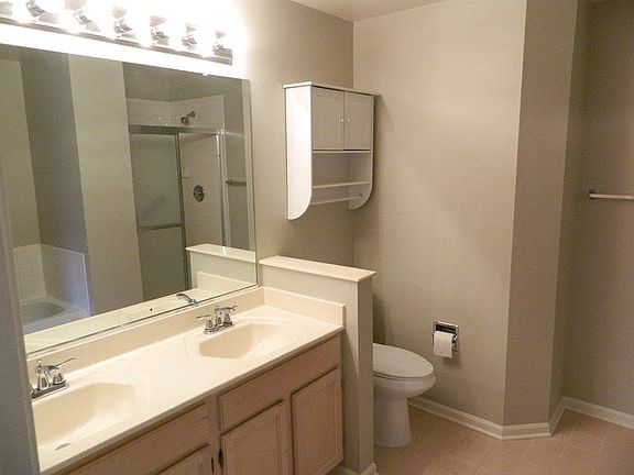 Master bath-dbl vanity