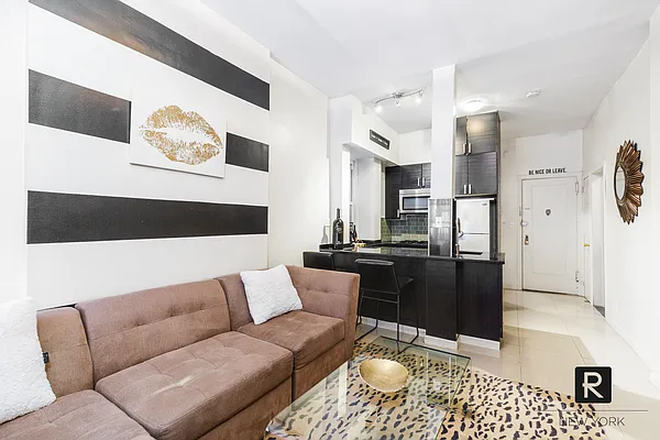 Rented by R New York | media 2