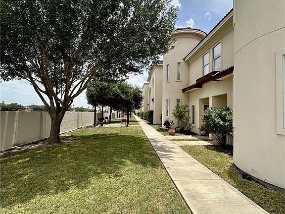 3rd image of 1412 E Keeton Ave #25