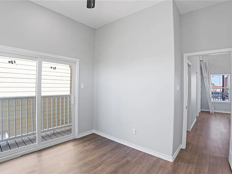 14933 Leeward Dr — Photo 12