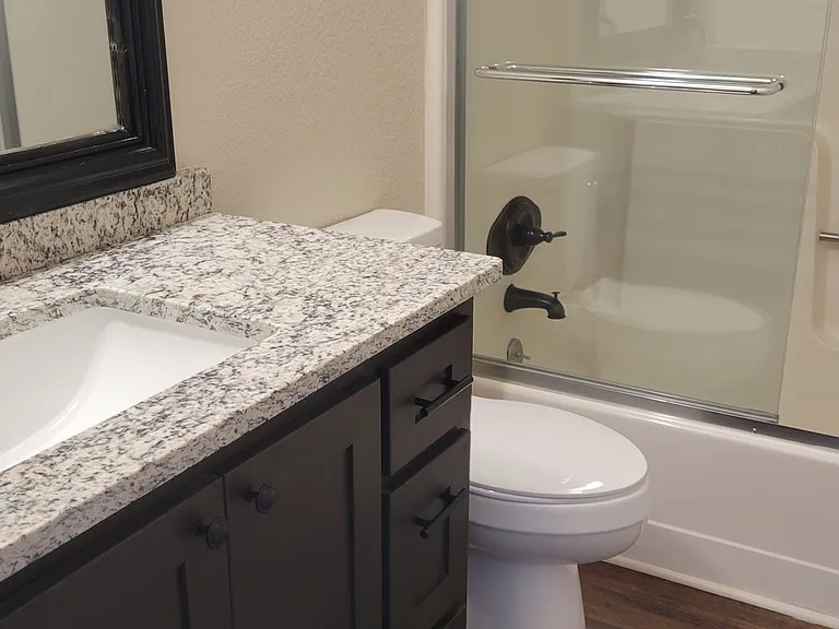 800-804 Laurelwood Dr — Photo 12