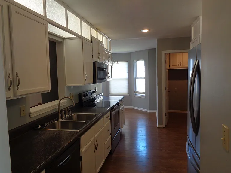 3801 Blue Cedar Ln — Photo 3