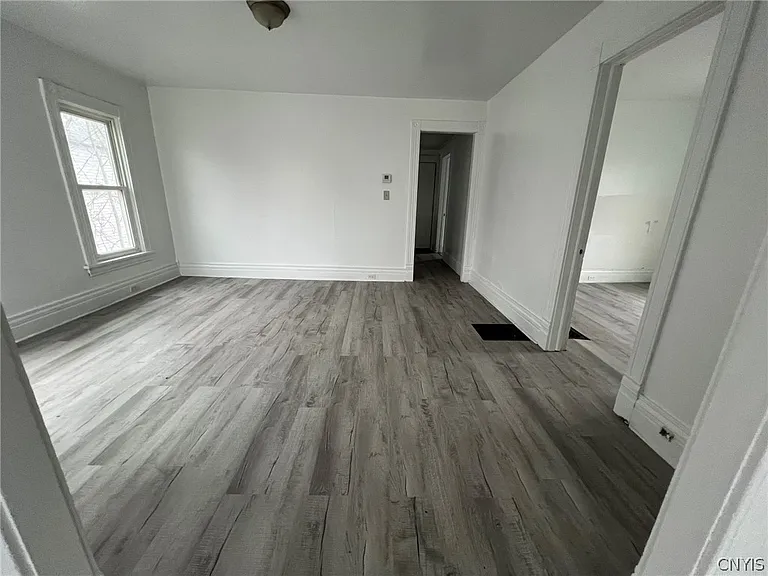 229 Kellogg St — Photo 6