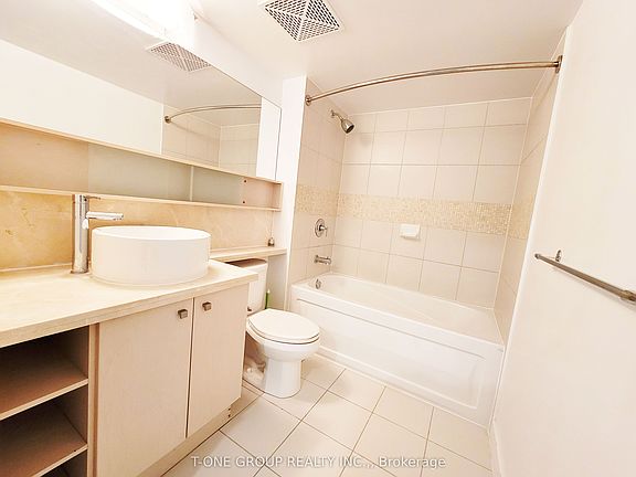 3rd image of 11 Brunel Ct #3905