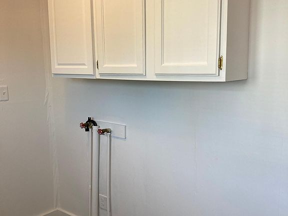 4th image of 702 1/2 W Franklin St #702-1/2