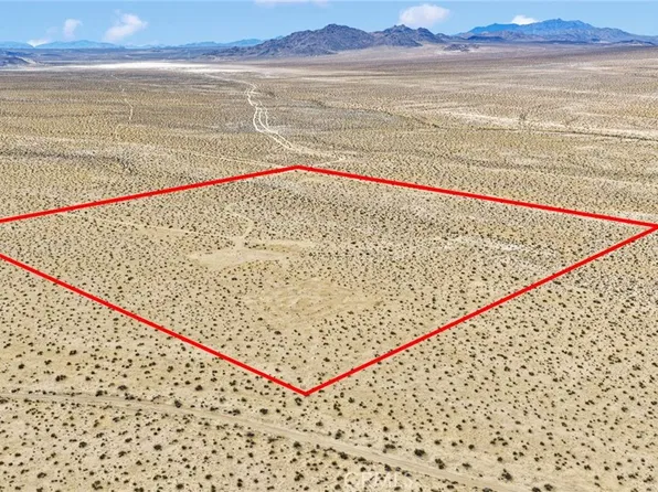 1 Paddington Way, Lucerne Valley, CA 92356