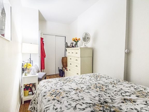 5th image of 323 W 76th St APT 4R