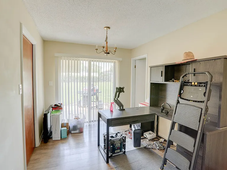 3086 Bluebrook Dr — Photo 6
