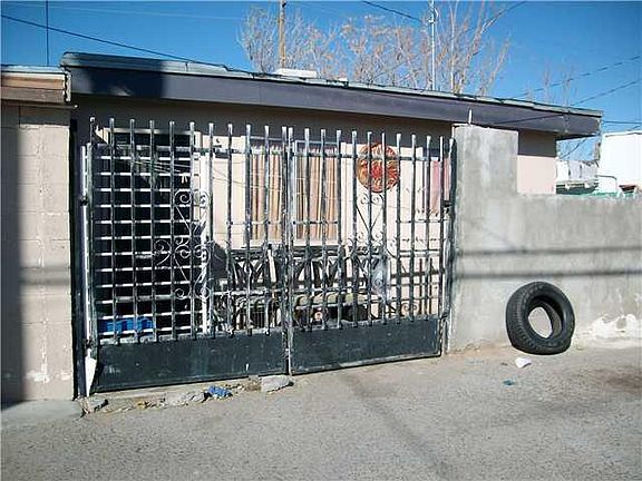 3rd image of 3010 E San Antonio Ave