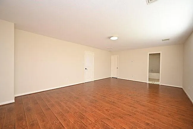 9403 Coatsworth Dr — Photo 19