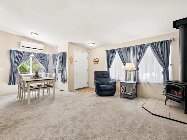 61060 Kings Ln Unit 106, Bend, OR 97702