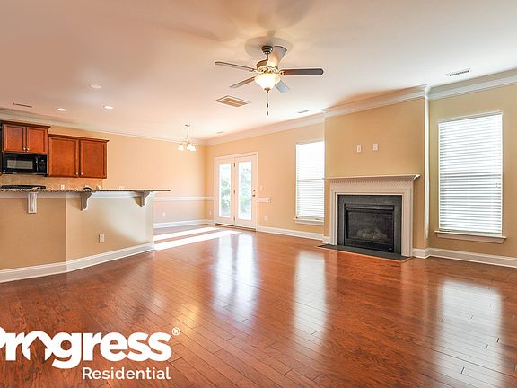 3rd image of 88 Standing Oaks Ln