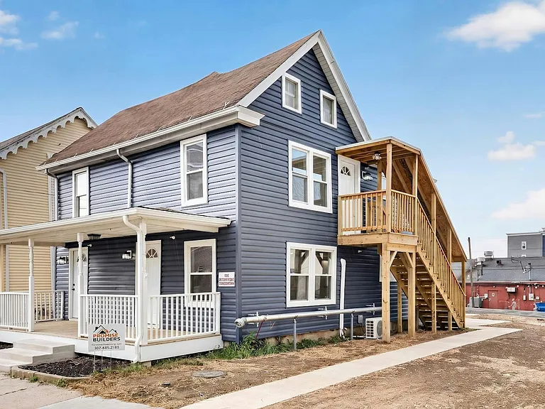 428 S Governors Ave #A — Photo 2
