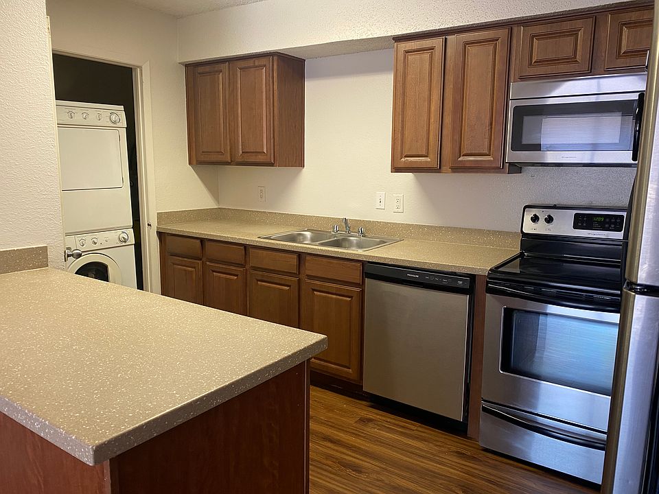 1st image of 205 Craddock Ave E #1
