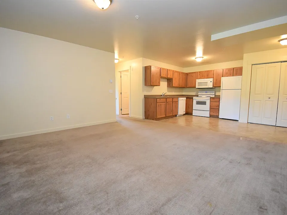 807 W Villard St #15
